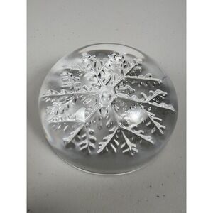 Avon 24% Lead Crystal Snowflake Domed Paperweight Holiday made by Cristal France